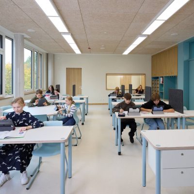 FLS-Lernraum-Klassenzimmer-1-1920x1357